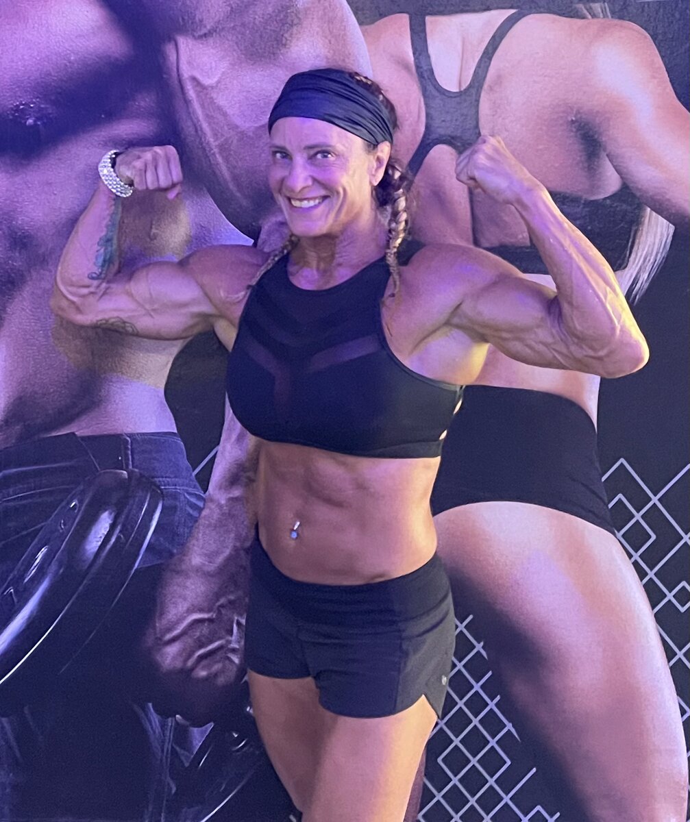 Shauna Lubrani deadlift Freakin Fitness